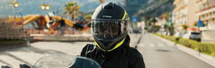  full-face motorcycle helmets: Full coverage with chin guard and visor to protect your head