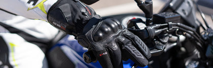 Winter and 4 season motorcycle glove at yamoto protect your hand at slippery road 