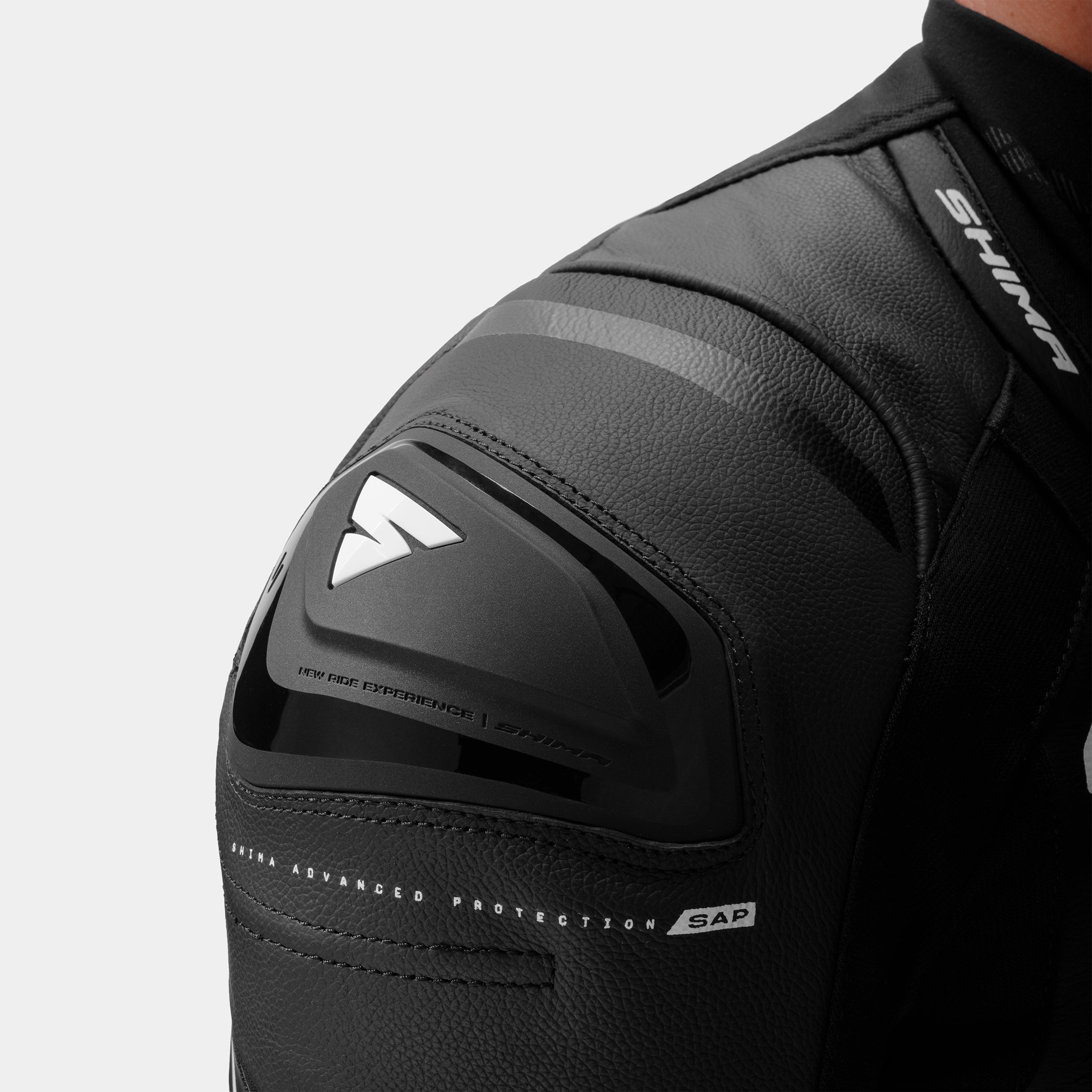 SHIMA MISSION RS MONO DE HOMBRE 1PC NEGRO BLANCO 