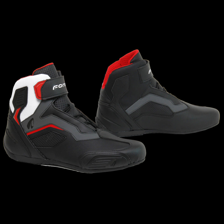 FORMA- BOTAS STINGER FLOW BLACK/WHITE/GREY - SECURTEX MOTOR S.L (t/a MaximoMoto)