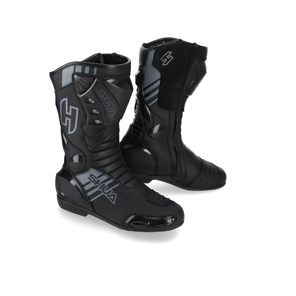 SHUA - BOTAS PIEL SUPER TECH NEGRO/GRIS - SECURTEX MOTOR S.L (t/a MaximoMoto)