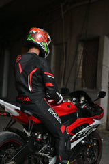 Shua Infinity Nero Rosso1PC Tute da Moto in Pelle Uomo shoot 2