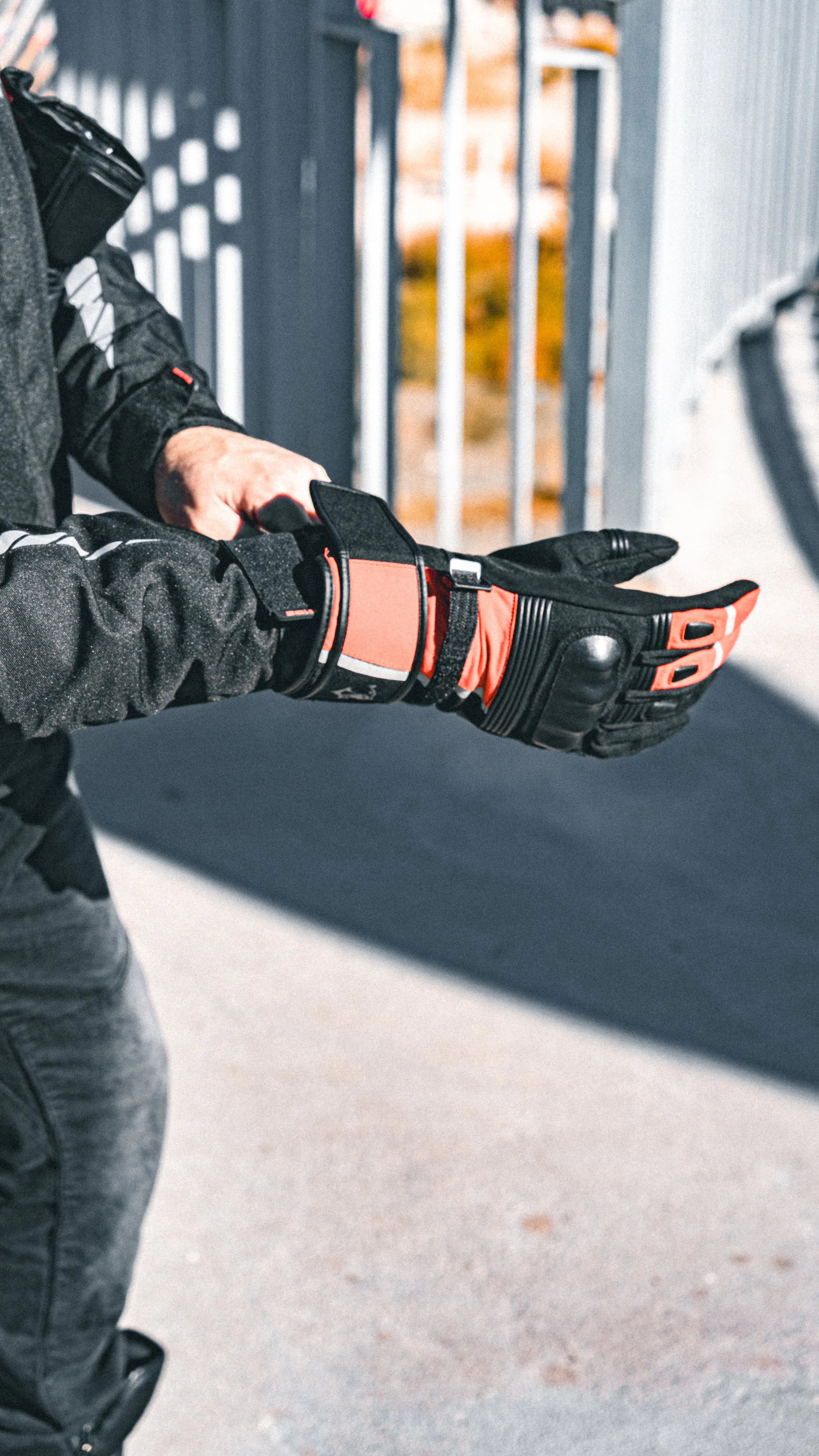 Bela Ice Winter WP Guanti Moto Nero/Rosso shoot 2