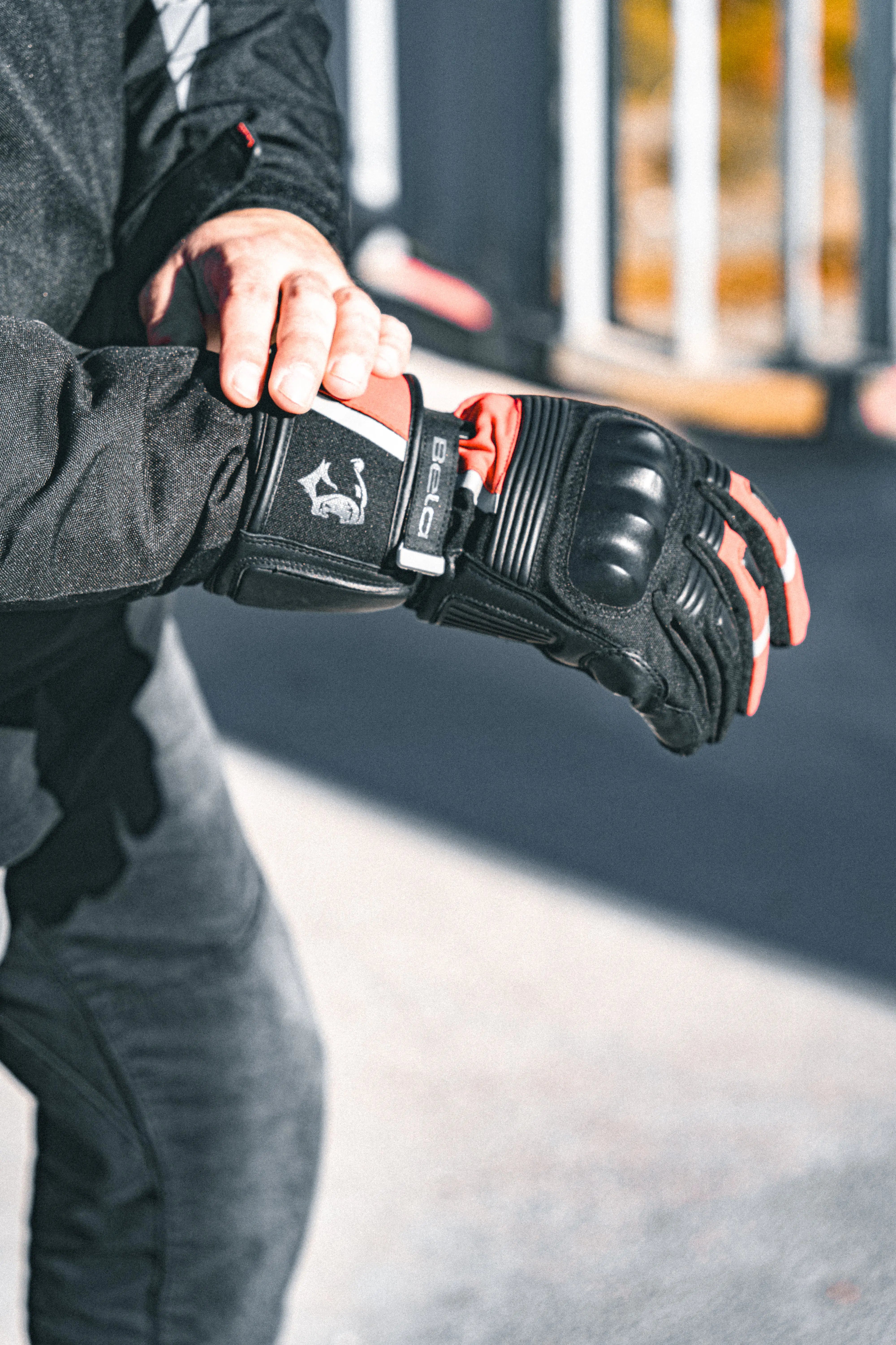Bela Ice Winter WP Guanti Moto Nero/Rosso shoot 1