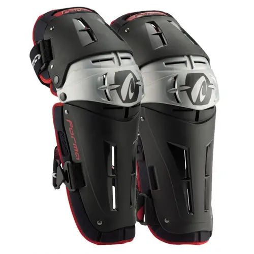 FORMA - TRI-FLEX KNEE GUARD BOOT BLACK/SILVER/RED - SECURTEX MOTOR S.L (t/a MaximoMoto)